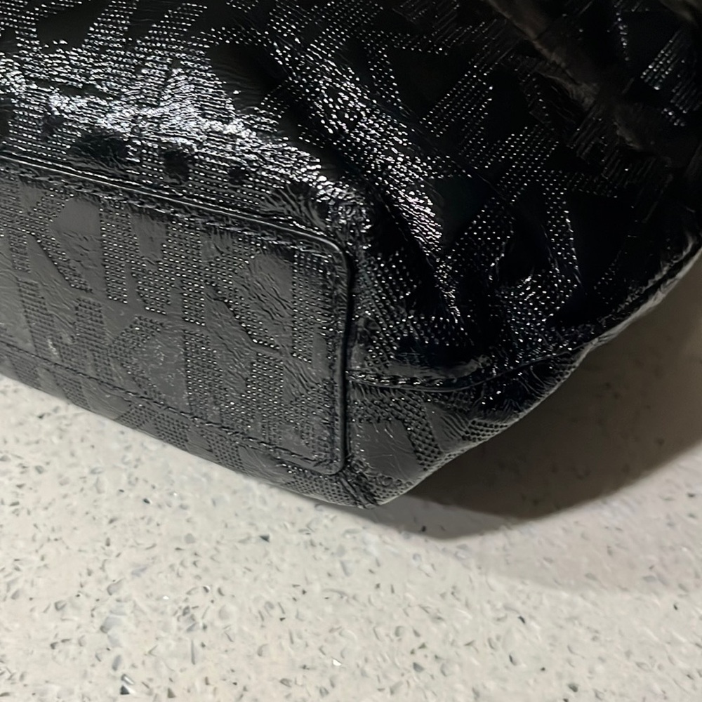 Michael Kors Shoulder Purse - Picture 8 of 17